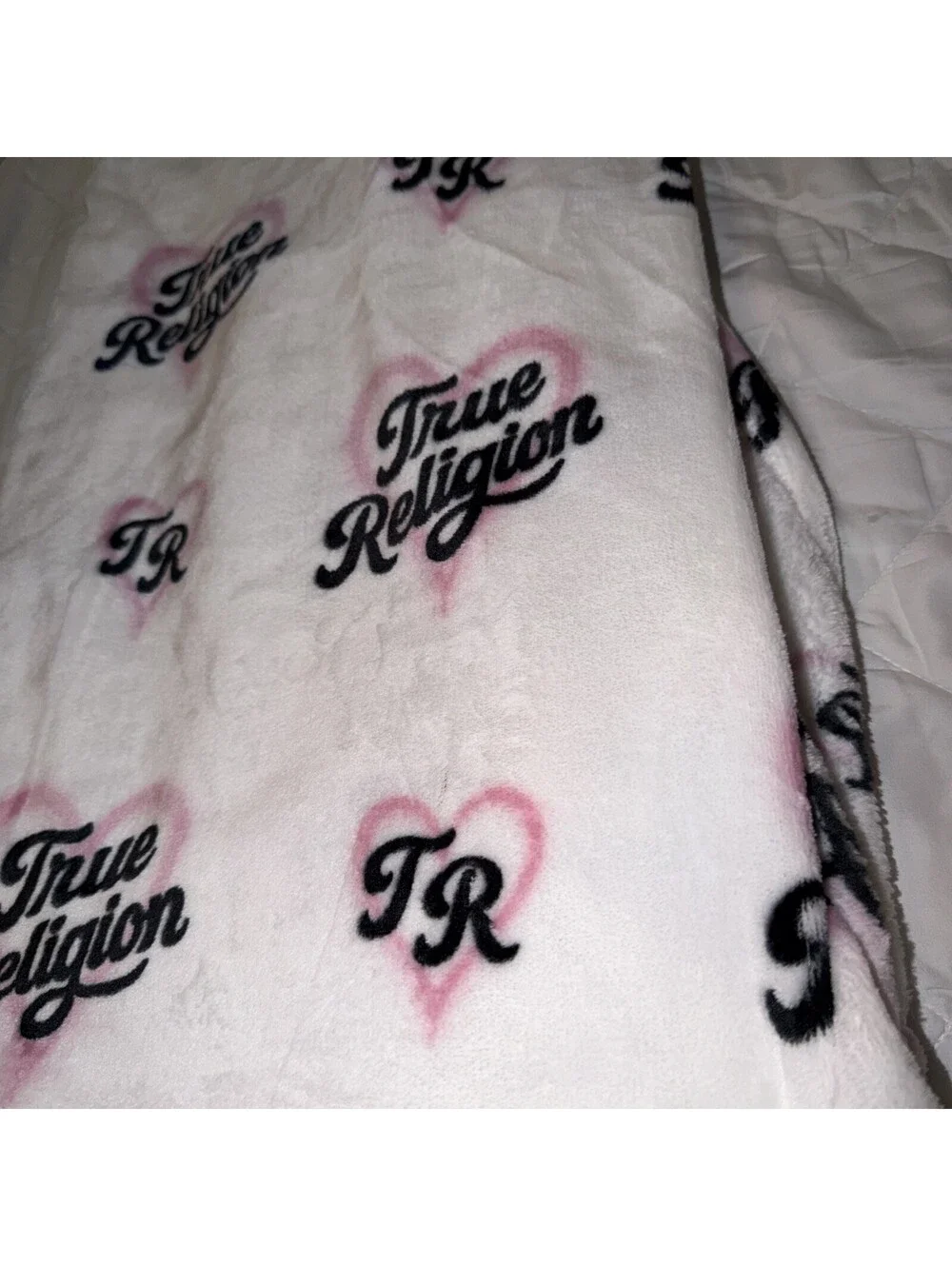 True Religion Oversized Plush Throw Blanket 60x70 in White pink heart  Graphic